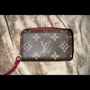 Louis Vuitton Authentic Multicartes in Fuschia